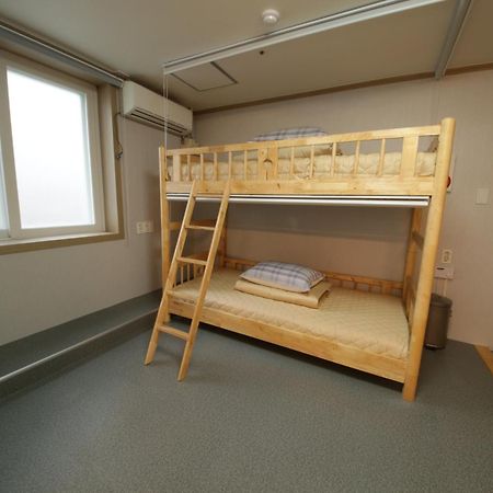 Familie Guesthouse Busan Værelse billede