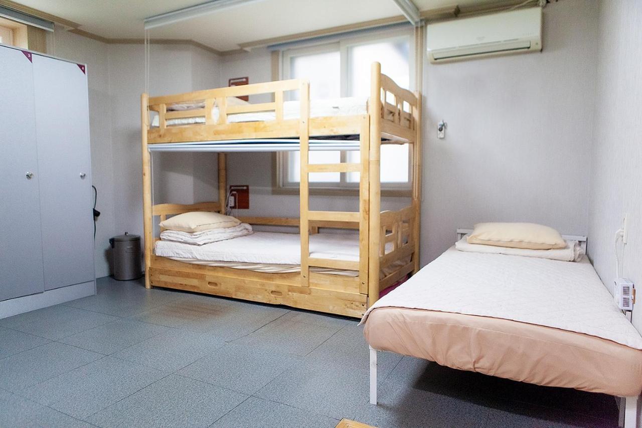 Familie Guesthouse Busan Værelse billede