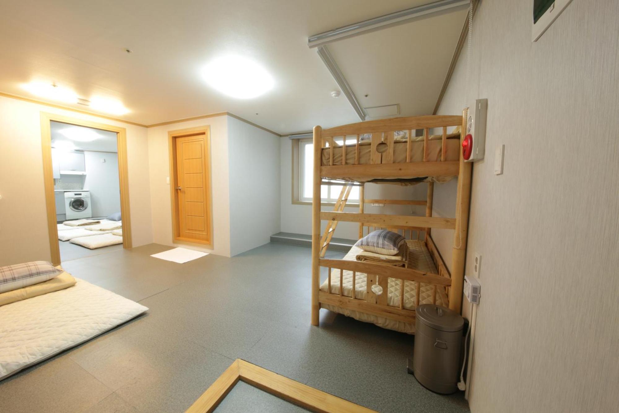 Familie Guesthouse Busan Værelse billede